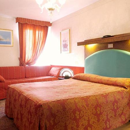 Antica Casa Carettoni Hotel Veneţia Cameră foto