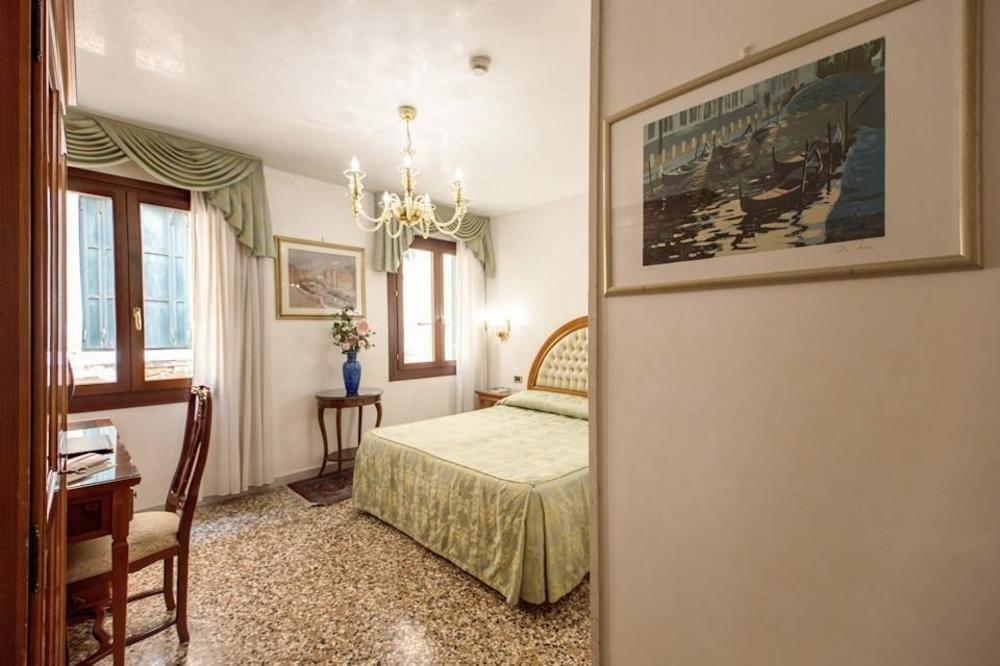 Antica Casa Carettoni Hotel Veneţia Exterior foto