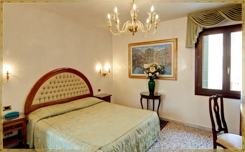Antica Casa Carettoni Hotel Veneţia Exterior foto